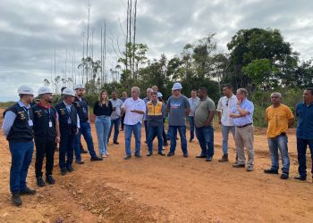 Deputado Xambinho leva comunidade para vistoria técnica em obra do contorno de Jacaraípe