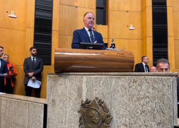 Assembleia e governo assinam documento com propostas à Reforma Tributária
