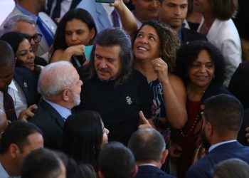 Daniel Santana com Lula em Brasília: Prefeito leva pautas da educação para o presidente