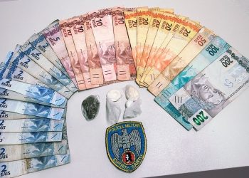 Policiais militares apreende individuo com drogas e dinheiro em Barra de São Francisco