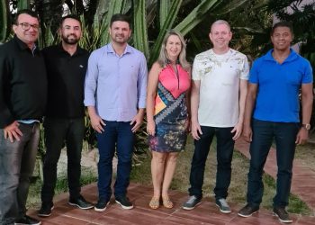 Cinco partidos compõem o grupo formado pelos vereadores PSB, PSD, PTB, PL e PMN