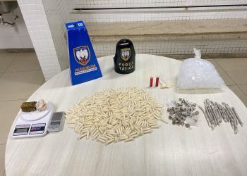 PM apreende drogas e detém um indivíduo em Cariacica
