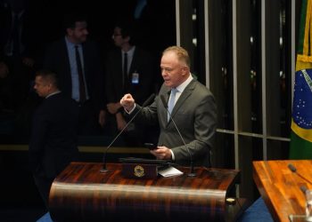 Governador Casagrande participa de debate sobre Reforma Tributária no Senado Federal