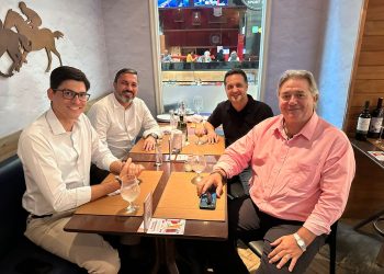 Pré-candidatos a prefeito de Vitória articulam aliança durante almoço