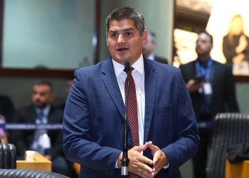 Relator da CPI dos maus tratos Alexandre Xambinho participa de oitiva sobre caso do cão morto  a tiros em Guarapari