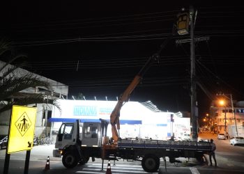 Prefeitura de São Mateus consegue liberação da ECO 101 e faz manutenção da iluminação píblica do trecho urbano da BR