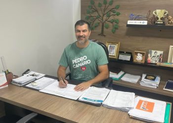 Prefeito Bruno Araújo anuncia compra de sistema de climatização para escolas de Pedro Canário