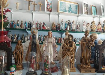 A devoção a Nossa Senhora Aparecida é uma das mais populares na religião católica
