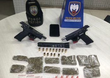 PMES detém três suspeitos e apreende armas e drogas em Cariacica