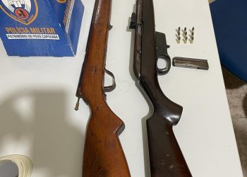 Homem é preso em posse de 2 espingardas