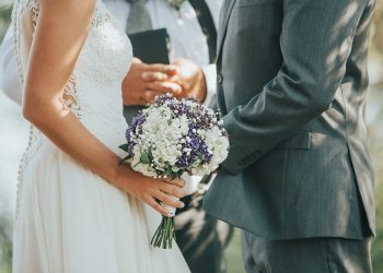 SETENTA E UM CASAIS SE INSCREVEM PARA CASAMENTO COMUNITÁRIO