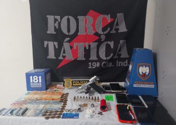 Operação Policial em Montanha apreende armas, munições, drogas e dinheiro.