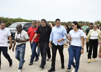 Daniel e Da Vitória entregam mais 18.000 m² de pavimentação na orla norte de guriri: prefeitura e governo federal reforçam parceria