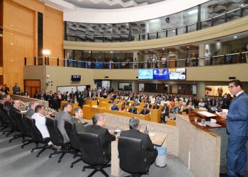Em retorno das atividades, presidente da Ales quer definir conselheiro do TCE-ES em fevereiro