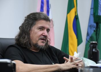 DANIEL ASSINA ORDEM DE SERVIÇO PARA MAIS UMA ETAPA DA URBANIZAÇÃO E REVITALIZAÇÃO DA ORLA NORTE DE GURIRI