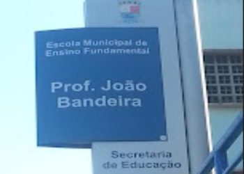 Diretora de escola municipal de vitória nega pegar laudo de criança autista .