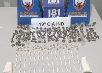 P2 E RADIO PATRULHA APREENDEM DROGAS E ARMA NO DISTRITO DE VINHATICO