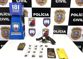 Ação conjunta prende em flagrante dois indivíduos após troca de tiros em Pinheiros Ação conjunta prende em flagrante dois indivíduos após troca de tiros em Pinheiros
