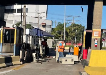 Começa a desmontagem das cabines do pedágio da Terceira Ponte
