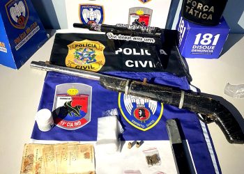 Ação conjunta prende foragidos da Justiça em PinheirosDuas armas de fogo foram apreendidas durante a ação.