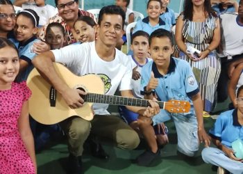Vereador Lafaete do hospital leva alegria e esperança para crianças com projeto de louvor “AMIGO DA ESCOLA”