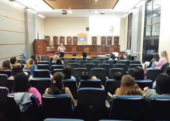 Frente do Diabetes e associação capacitam 60 na Assembleia