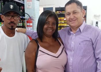 GIL DO MECOL, PRÉ CANDIDATO A VEREADOR DE MONTANHA, É ABRAÇADO PELA POPULAÇÃO.