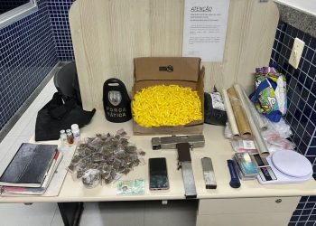 PMES apreende quase dois mil pinos de cocaína e uma submetralhadora em Vila Velha