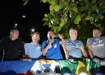 Zé Preto reúne povo, governo do estado, lideranças, deputados estaduais, federais e mostra força na arrancada final em Guarapari