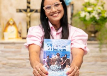A autora do livro ” O Pescador de Homens ” compartilha com seus leitores a imensa alegria de ter recebido a Pulseira da Sorte da UICLAP