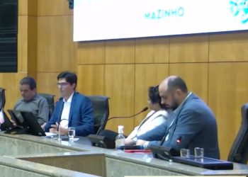 Audiência pública da CCJ que debateu o uso de eletrônicos em sala de aula