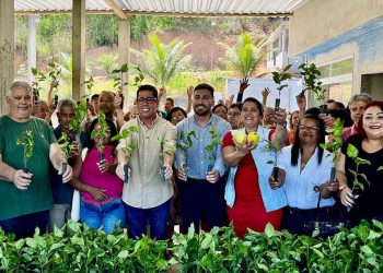 Arranjos Produtivos: agricultores de Itapemirim recebem mudas de maracujá