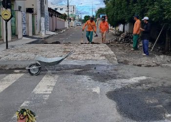 Secretaria municipal de obras instala segundo redutor de velocidade próximo a igreja Assembleia de Deus