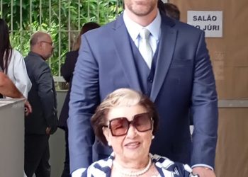 Renzo Vasconcelos é diplomado prefeito de Colatina Acompanhado de sua avó