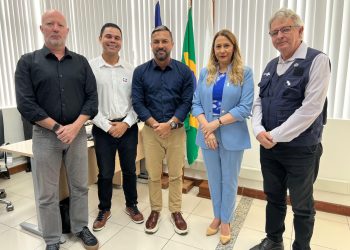 Secretário de Estado da Saúde, Tyago Hoffmann, se reúne com Ethel Maciel para combater aumento das arboviroses