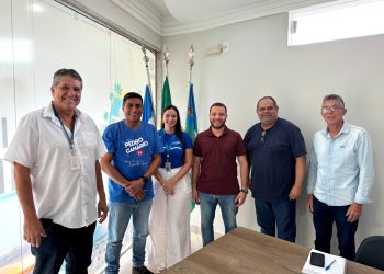 Prefeito Kleilson Rezende discute avanços do saneamento com representantes da Cesan