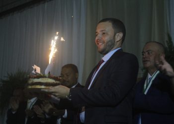 Kleilson Rezende é empossado ao lado de vice e vereadores em Pedro Canário