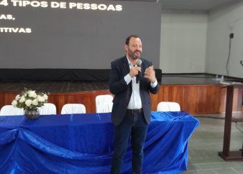 Prefeitura de Pinheiros realiza cerimônia de abertura do ano letivo de 2025