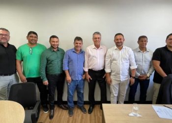 Deputado Toninho da Emater recebe Prefeito de Pinheiros Edilson Monteiro e lideranças para discutir demandas do município
