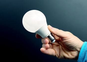 EDP esclarece mitos e verdades sobre o consumo de energia Distribuidora reforça hábitos corretos que devem ser adotados para economia de energia