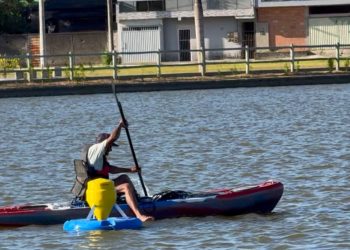 Prefeitura de Pedro Canário instala aeradores na Lagoa Augusto Ruschi para melhorar qualidade da água