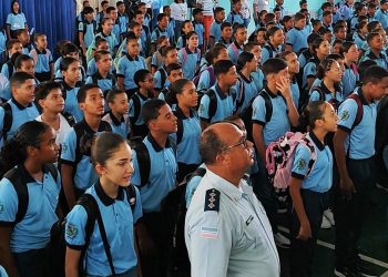 Volta às Aulas na Escola Cívico-Militar Domingos Martins Marca Reforço na Educação e Segurança dos Alunos