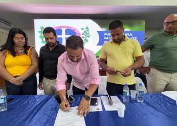 Câmara aprova projeto da prefeitura que concede reajuste e revisão geral a servidores públicos do município