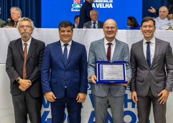 Vice-prefeito Cael Linhalis recebe Título de Cidadão Vila-Velhense em solenidade na Câmara