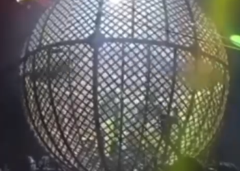 Colisão no globo da morte assusta público durante espetáculo em São Mateus
