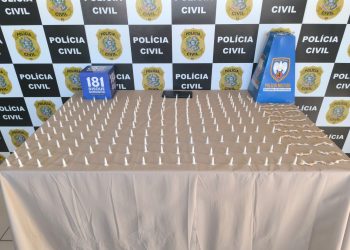 Polícia Militar e Polícia Civil prendem suspeito de chefiar tráfico em Vinhático durante operação em Montanha