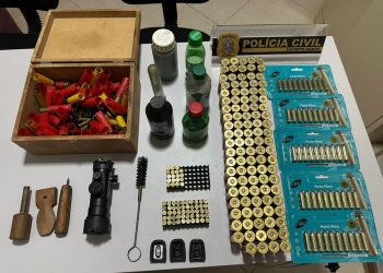 Polícia Civil apreende mais de 200 munições e encontra laboratório de recarga artesanal em Governador Lindenberg