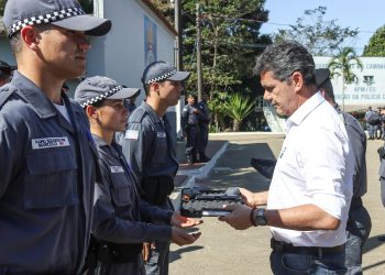 Governo do Estado entrega mais de 2 mil novas pistolas Glock à PMES