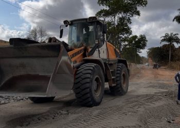 Segue em ritmo acelerado: asfaltamento da BR-342 em Vila Palmares (Zeca do Bilim)