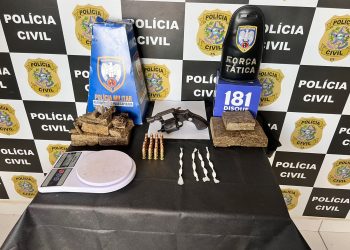 Ação conjunta das Polícias Civil e Militar resulta na prisão de dois indivíduos e na apreensão de drogas e arma de fogo em Ponto Belo/ES